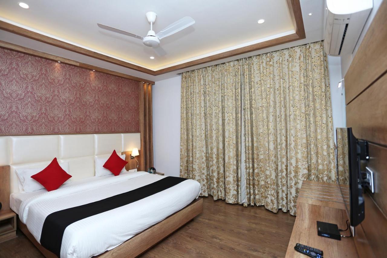 Hotel Yelchiko Varanasi Bagian luar foto
