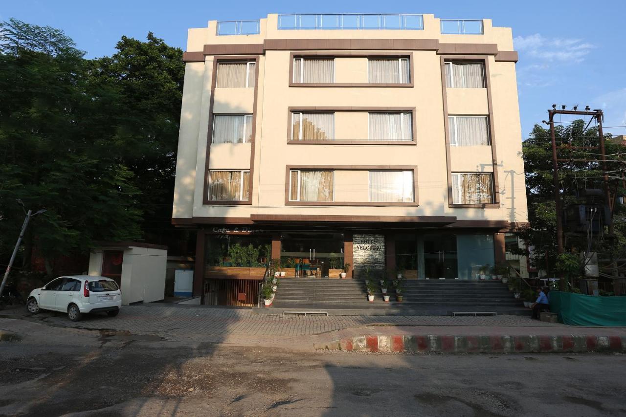 Hotel Yelchiko Varanasi Bagian luar foto
