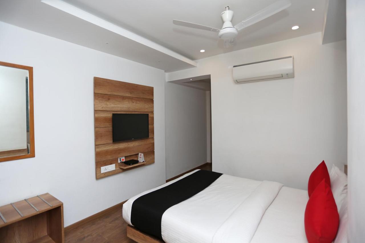 Hotel Yelchiko Varanasi Bagian luar foto