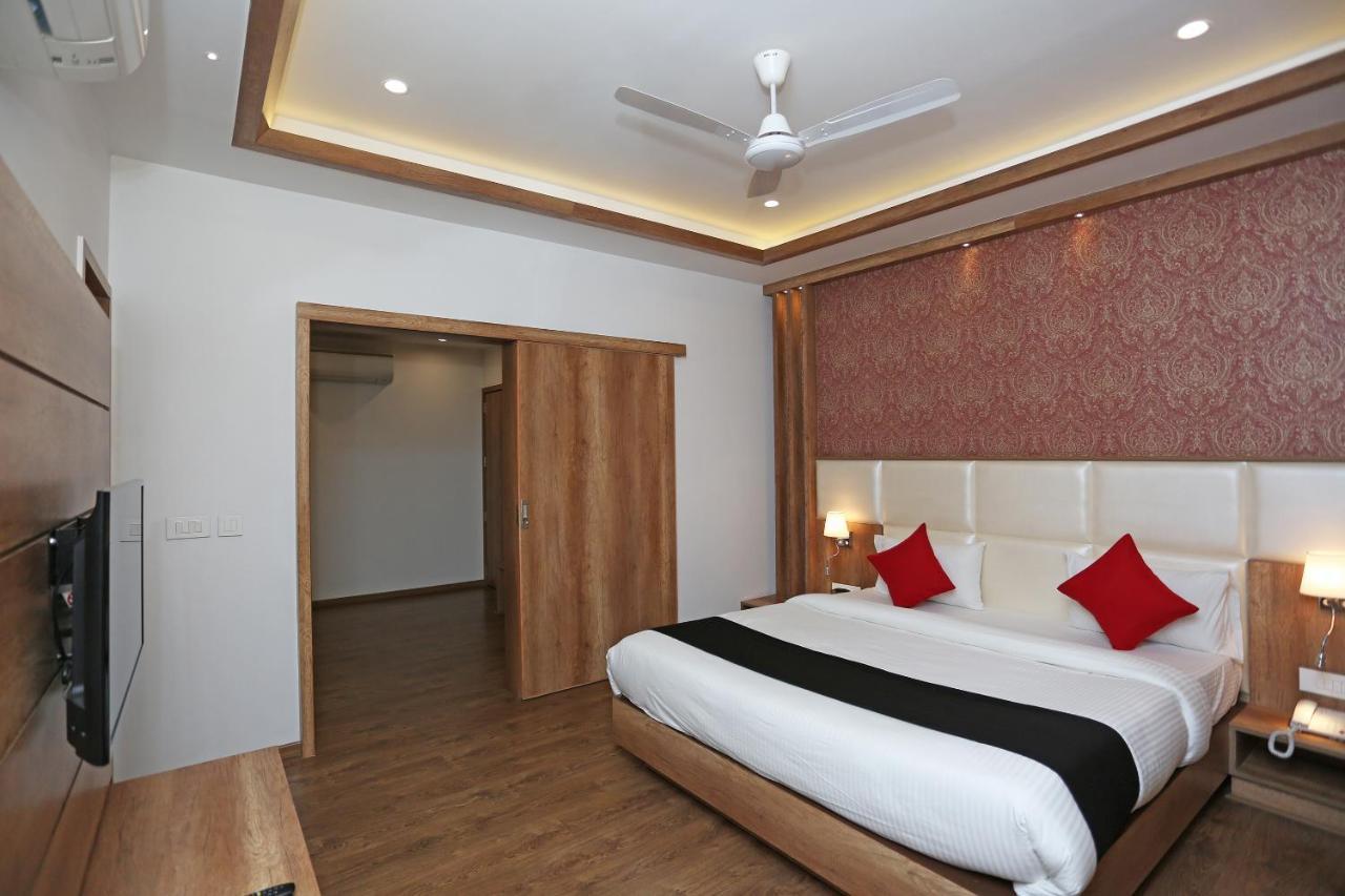Hotel Yelchiko Varanasi Bagian luar foto