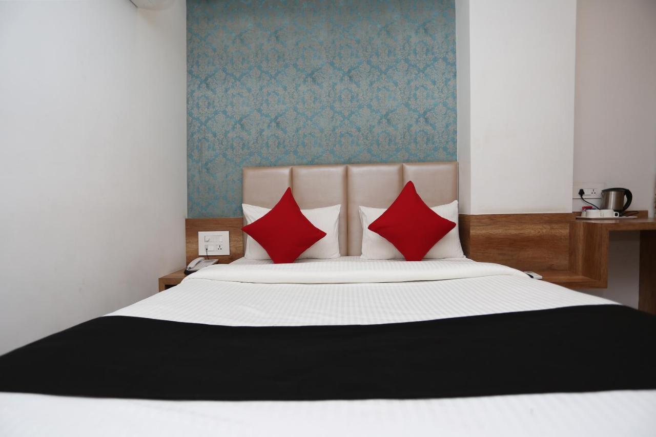 Hotel Yelchiko Varanasi Bagian luar foto