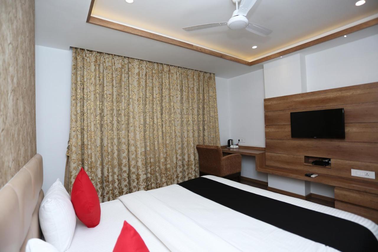 Hotel Yelchiko Varanasi Bagian luar foto